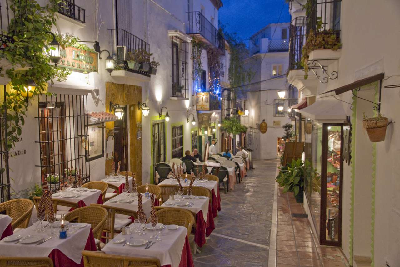 Cenando en el casco antiguo de Marbella